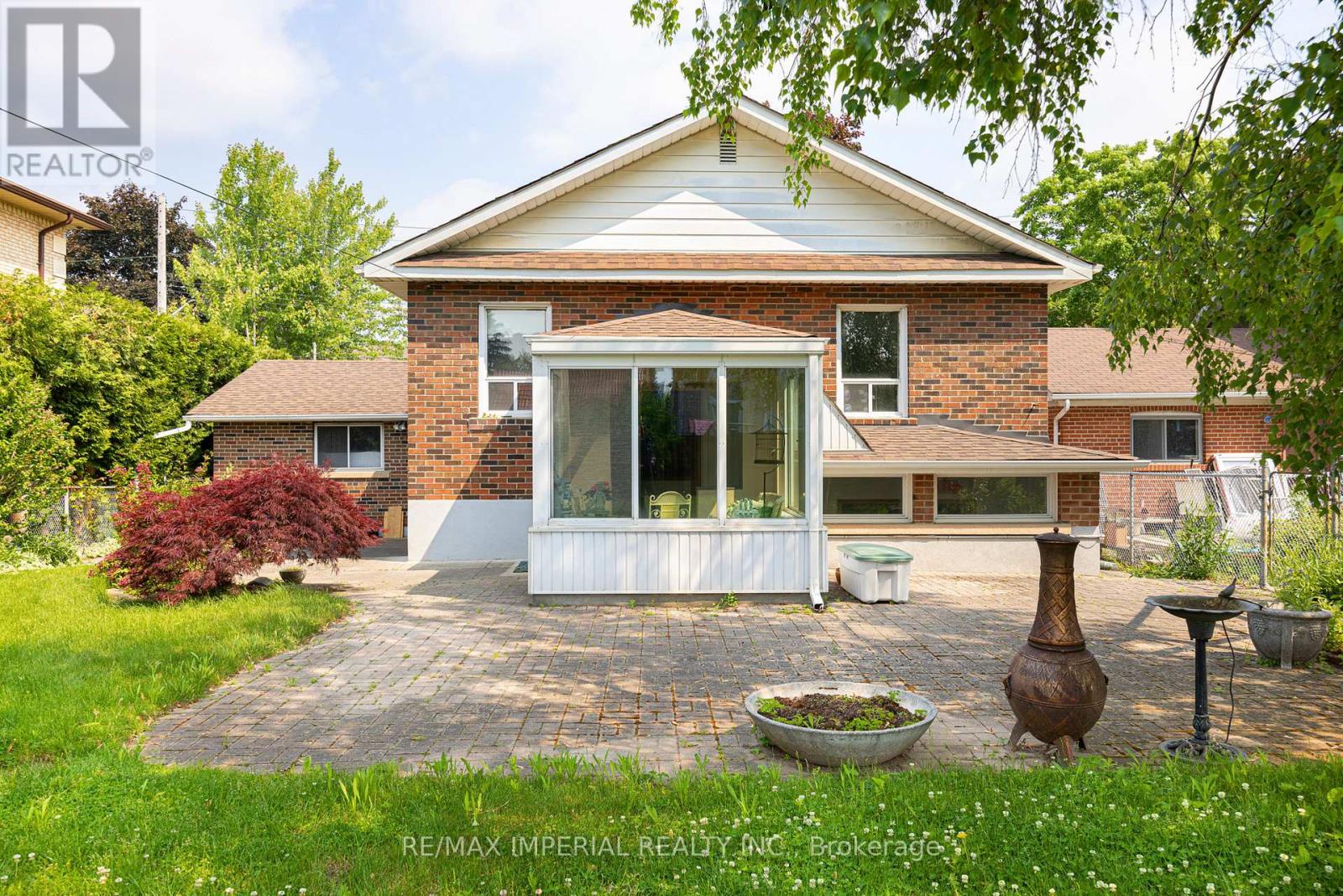 7 Doddington Drive, Toronto (stonegate-queensway), Ontario