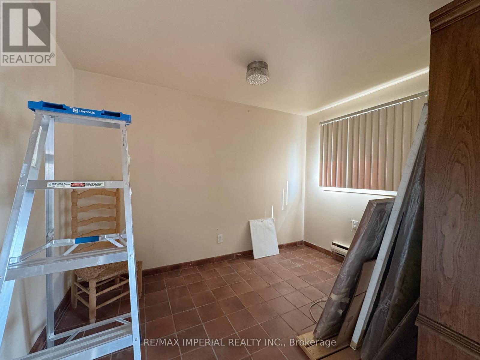 7 Doddington Drive, Toronto (stonegate-queensway), Ontario