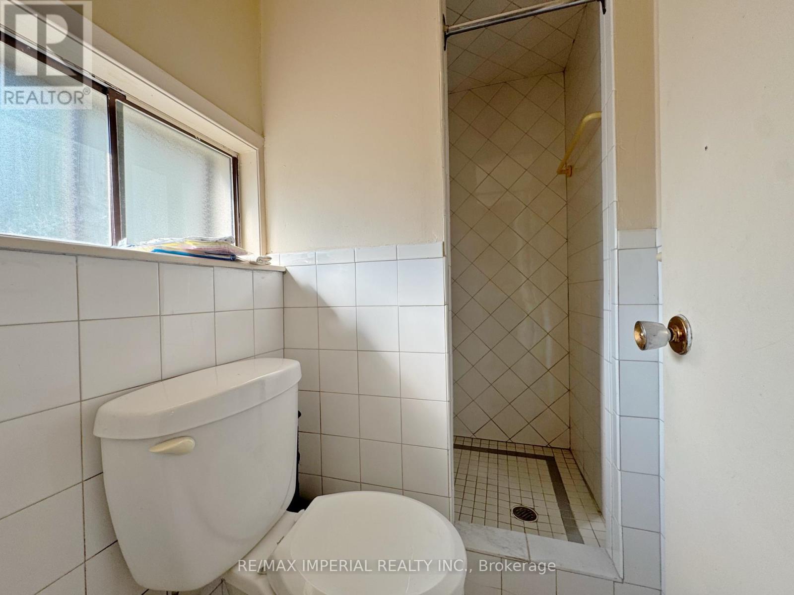 7 Doddington Drive, Toronto (stonegate-queensway), Ontario