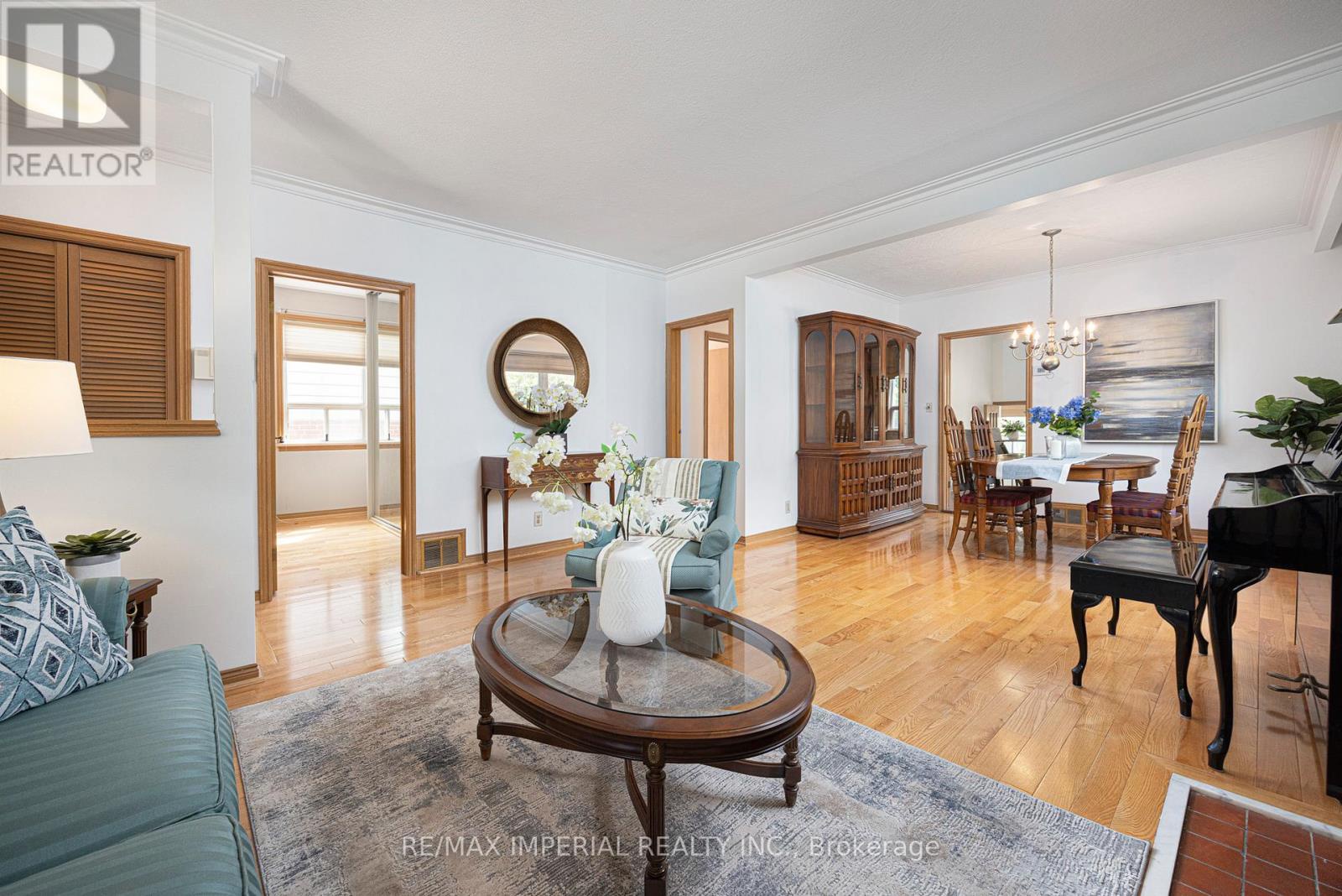 7 Doddington Drive, Toronto (stonegate-queensway), Ontario