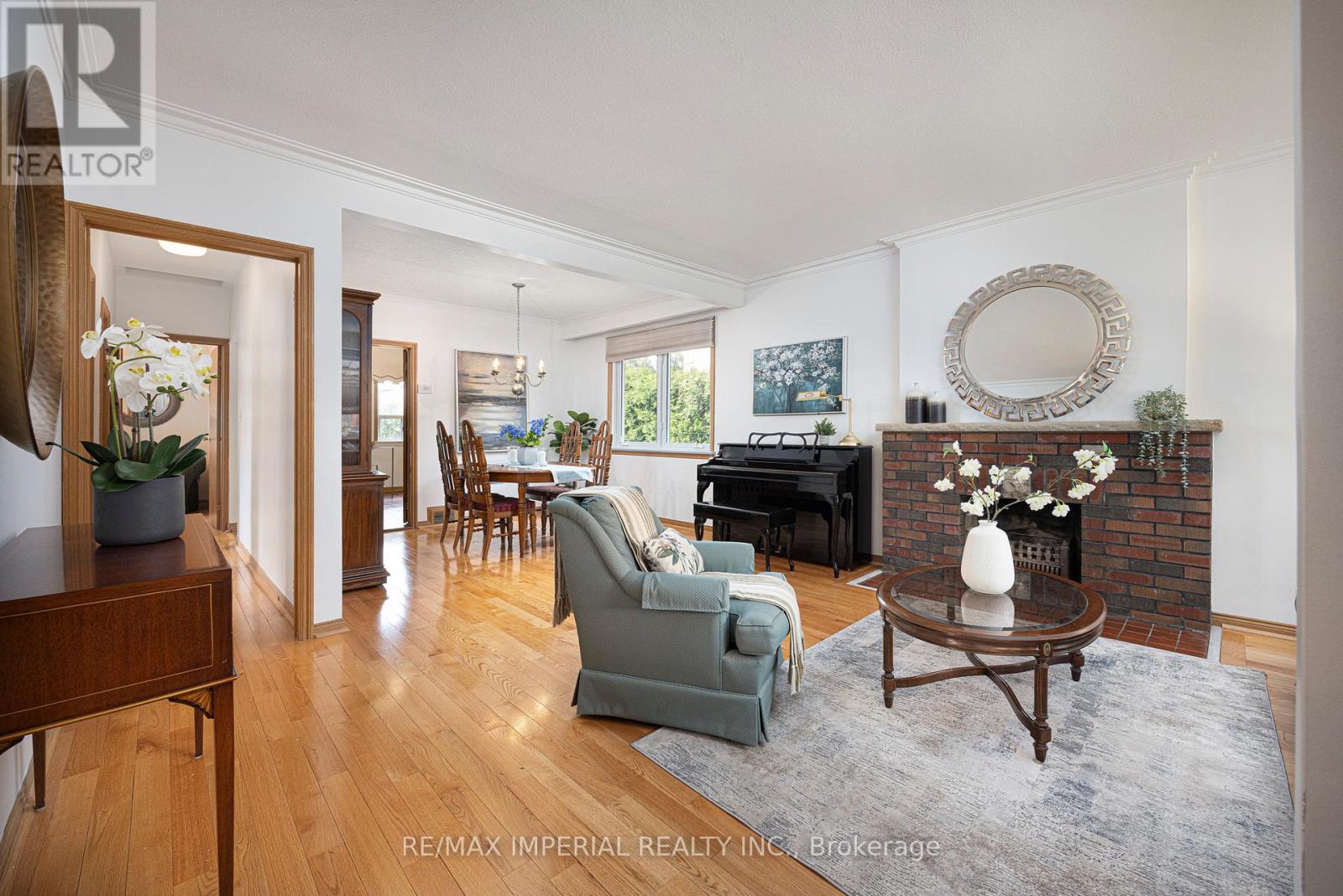 7 Doddington Drive, Toronto (stonegate-queensway), Ontario