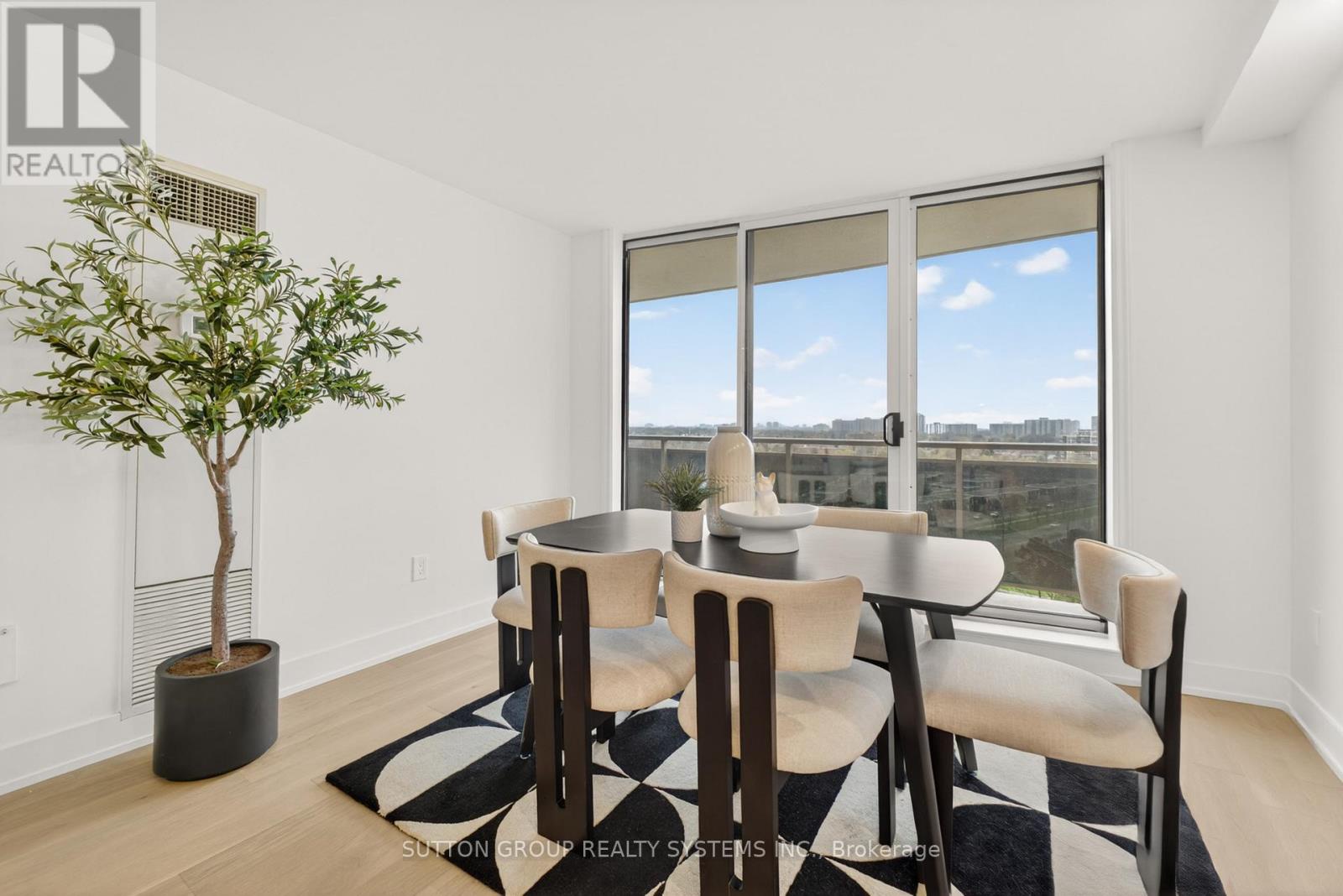 1409 - 820 Burnhamthorpe Road, Toronto (markland Wood), Ontario