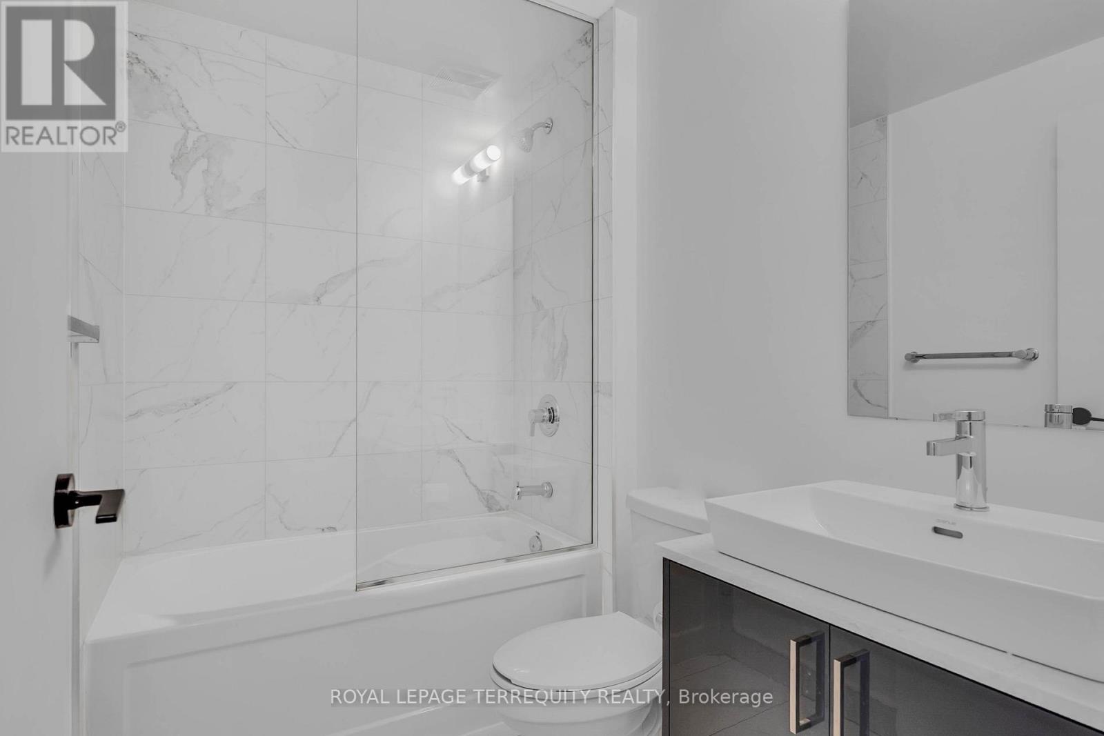 326 - 50 George Butchart Drive, Toronto (downsview-roding-cfb), Ontario