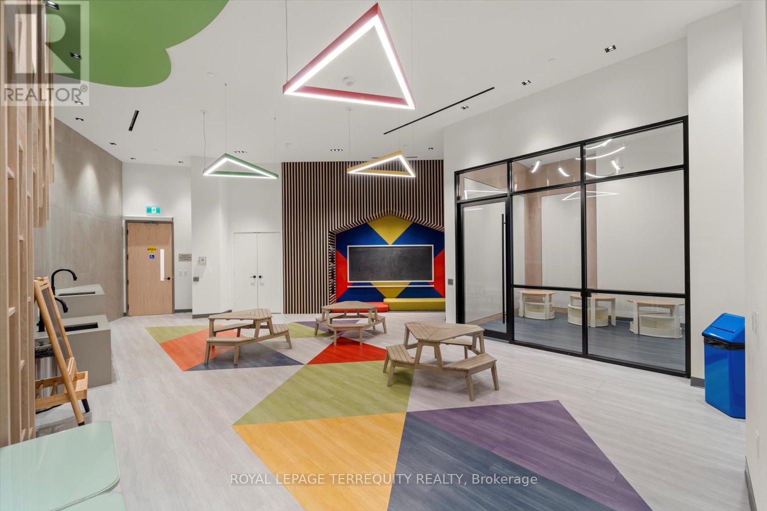 326 - 50 George Butchart Drive, Toronto (downsview-roding-cfb), Ontario