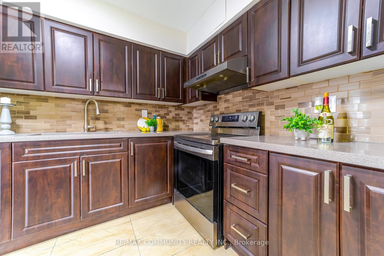 511 - 3380 Eglinton Avenue E, Toronto (scarborough Village), Ontario