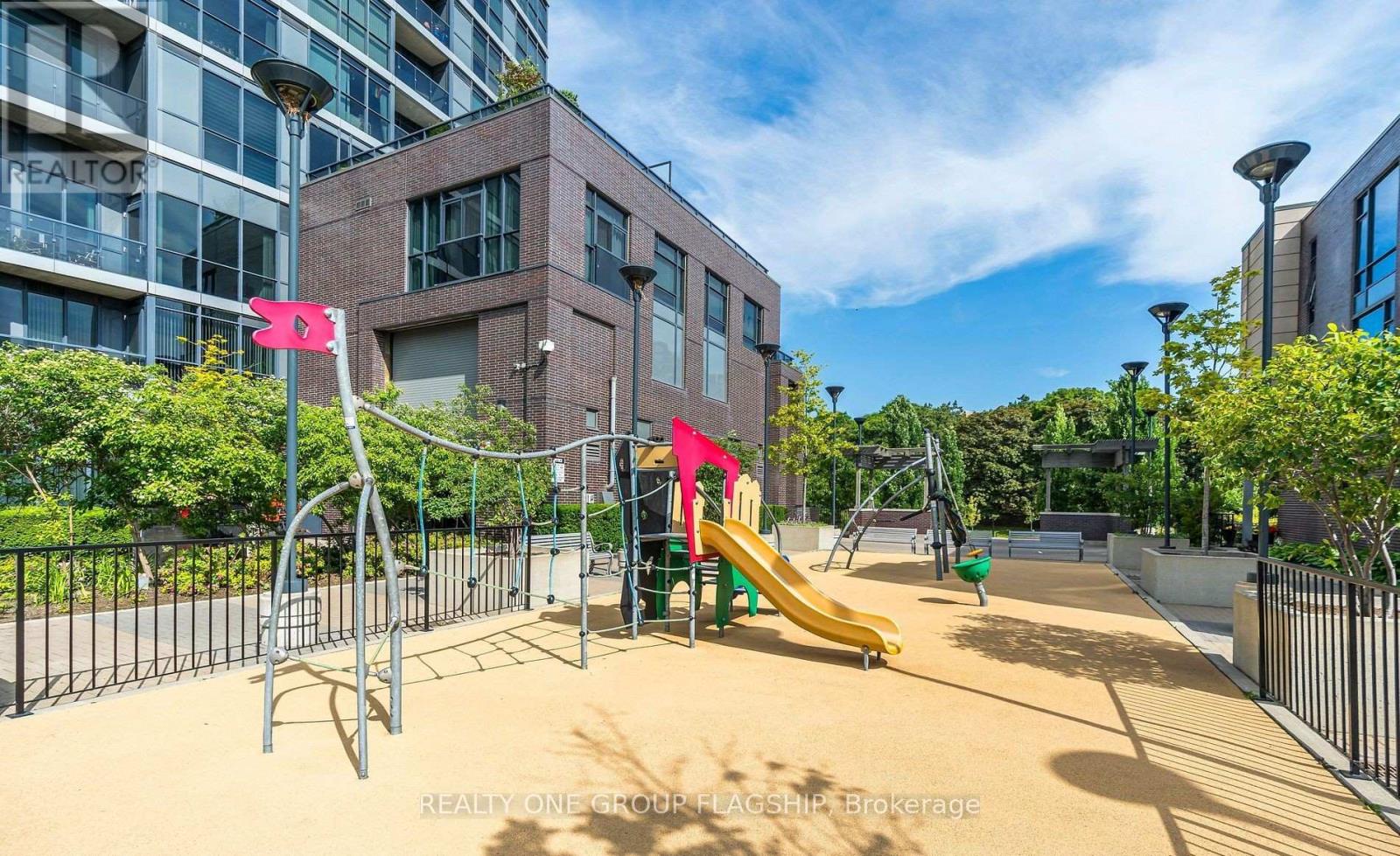 2405 - 9 Valhalla Inn Road, Toronto (islington-city Centre West), Ontario