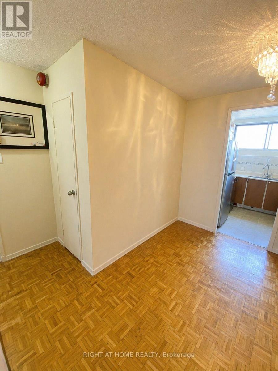 811 - 4673 Jane Street, Toronto (black Creek), Ontario