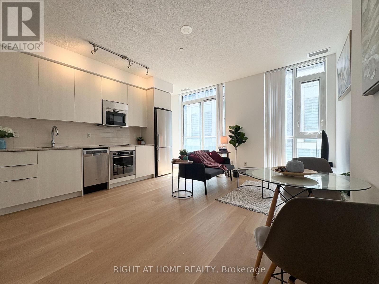 308 - 101 Erskine Avenue, Toronto (mount Pleasant West), Ontario