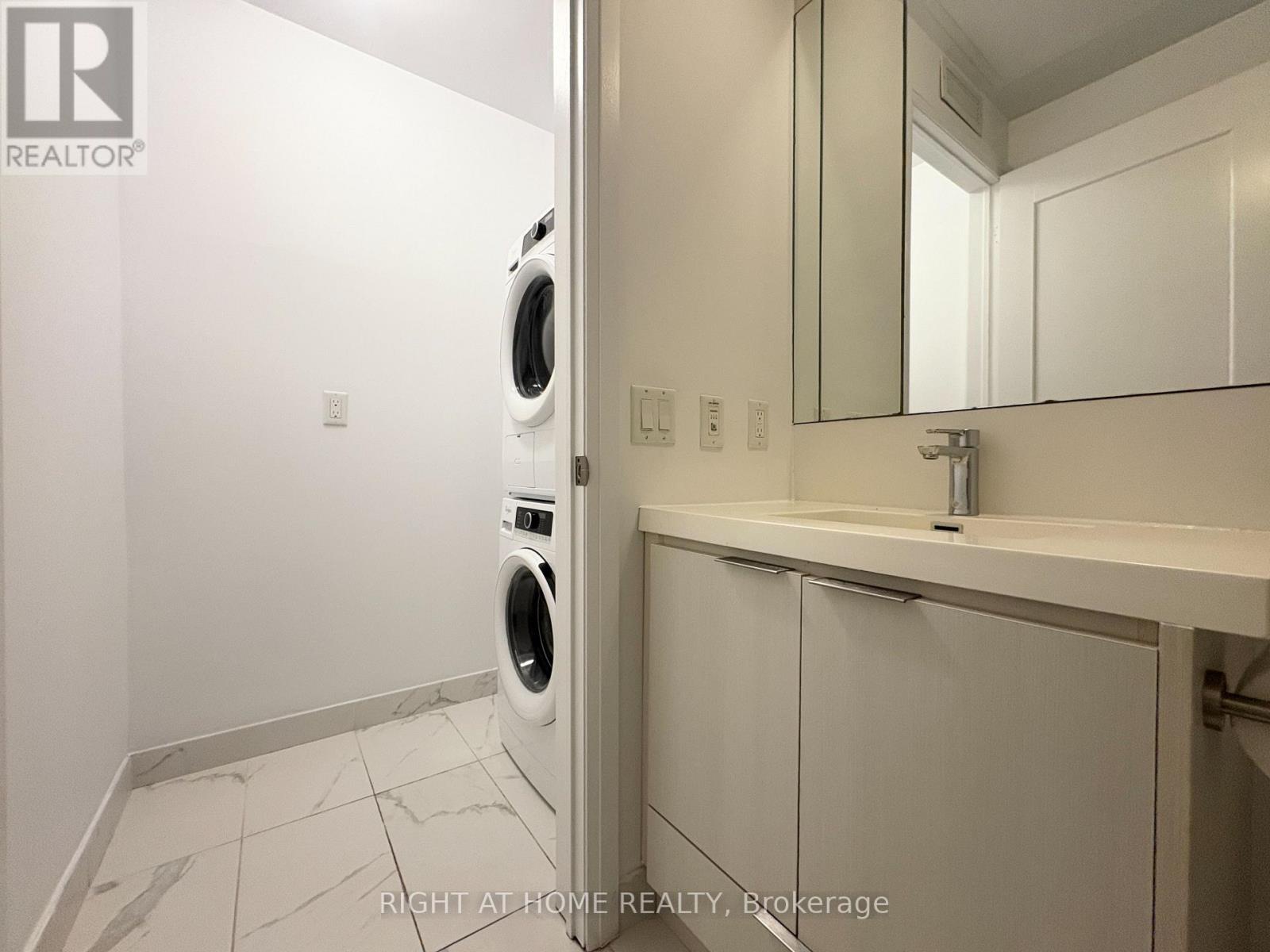 308 - 101 Erskine Avenue, Toronto (mount Pleasant West), Ontario