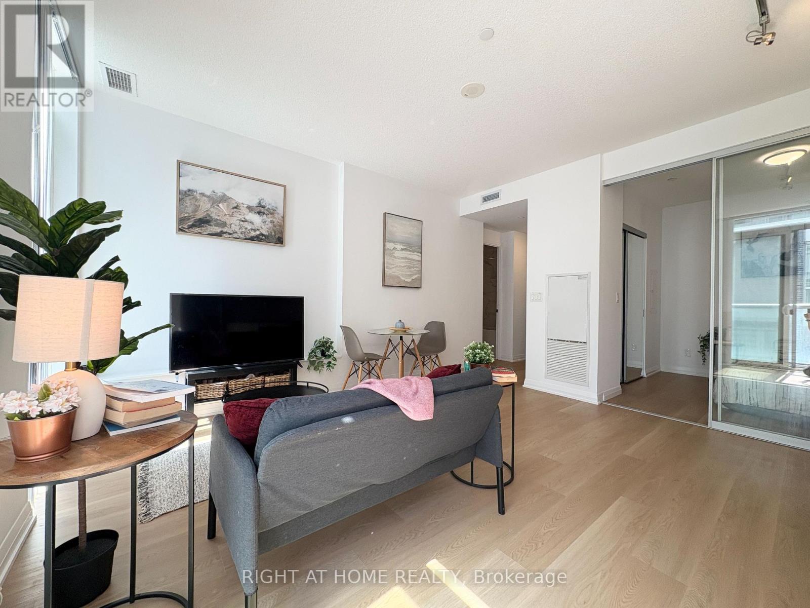 308 - 101 Erskine Avenue, Toronto (mount Pleasant West), Ontario