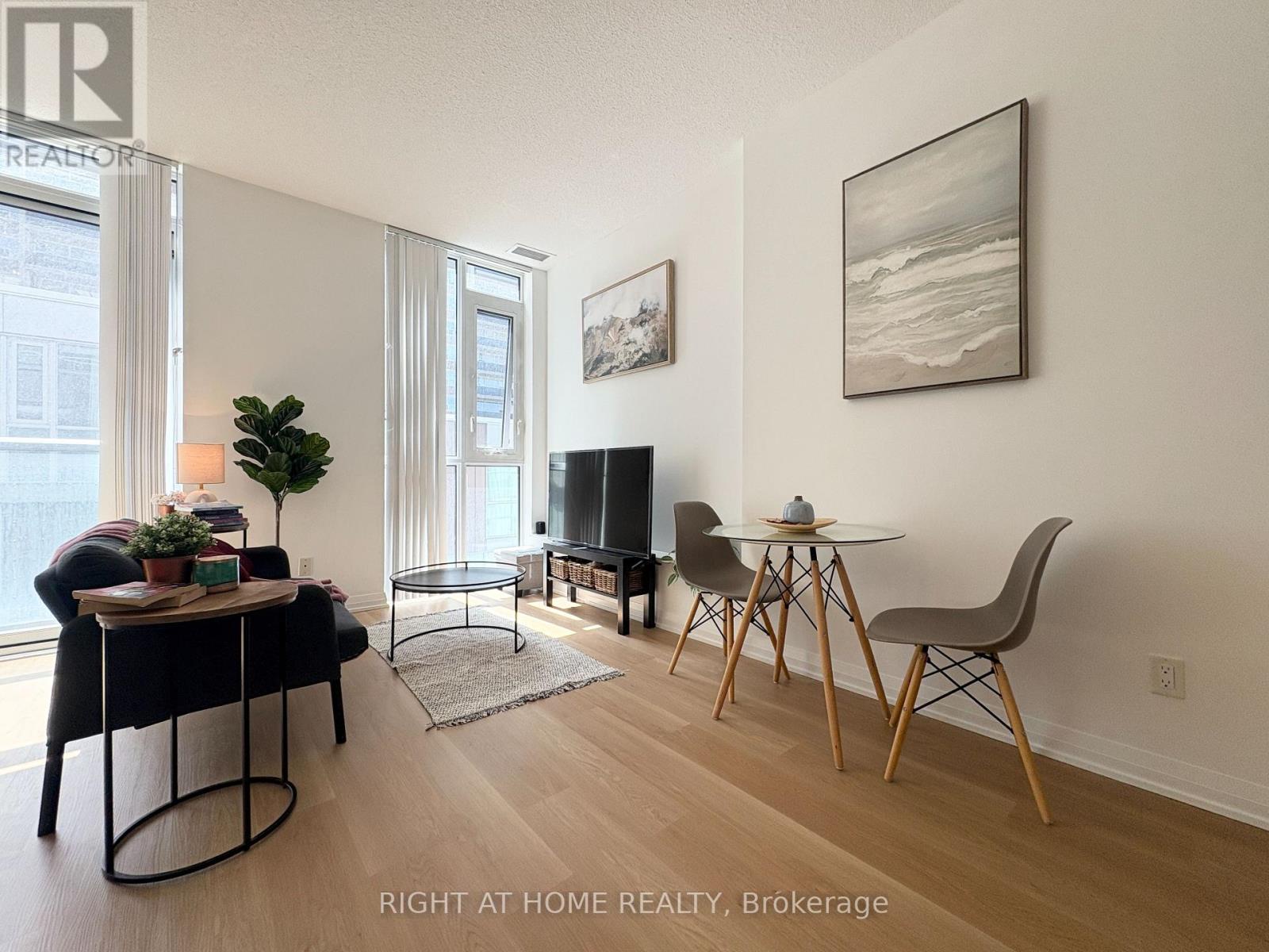 308 - 101 Erskine Avenue, Toronto (mount Pleasant West), Ontario