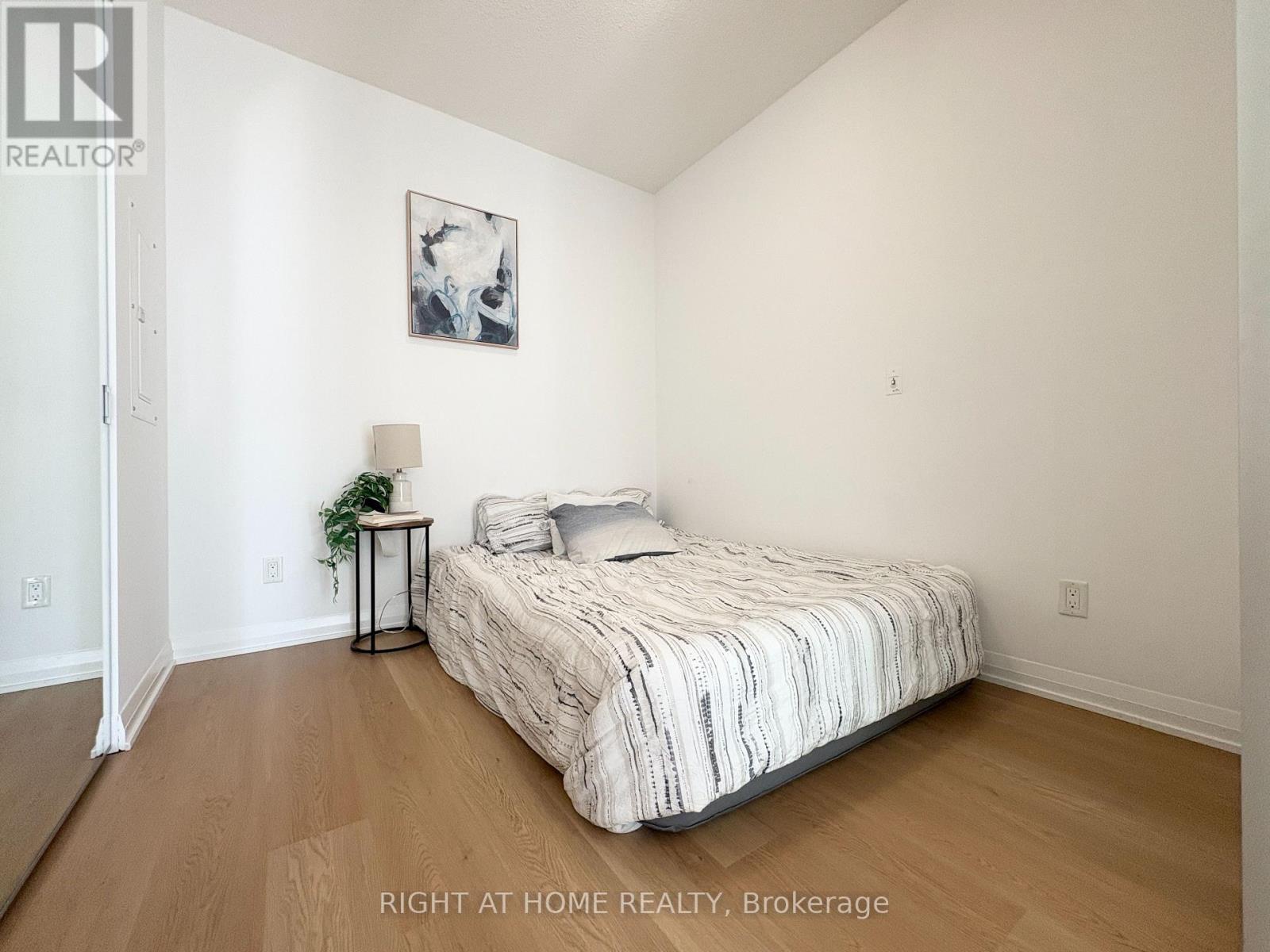 308 - 101 Erskine Avenue, Toronto (mount Pleasant West), Ontario