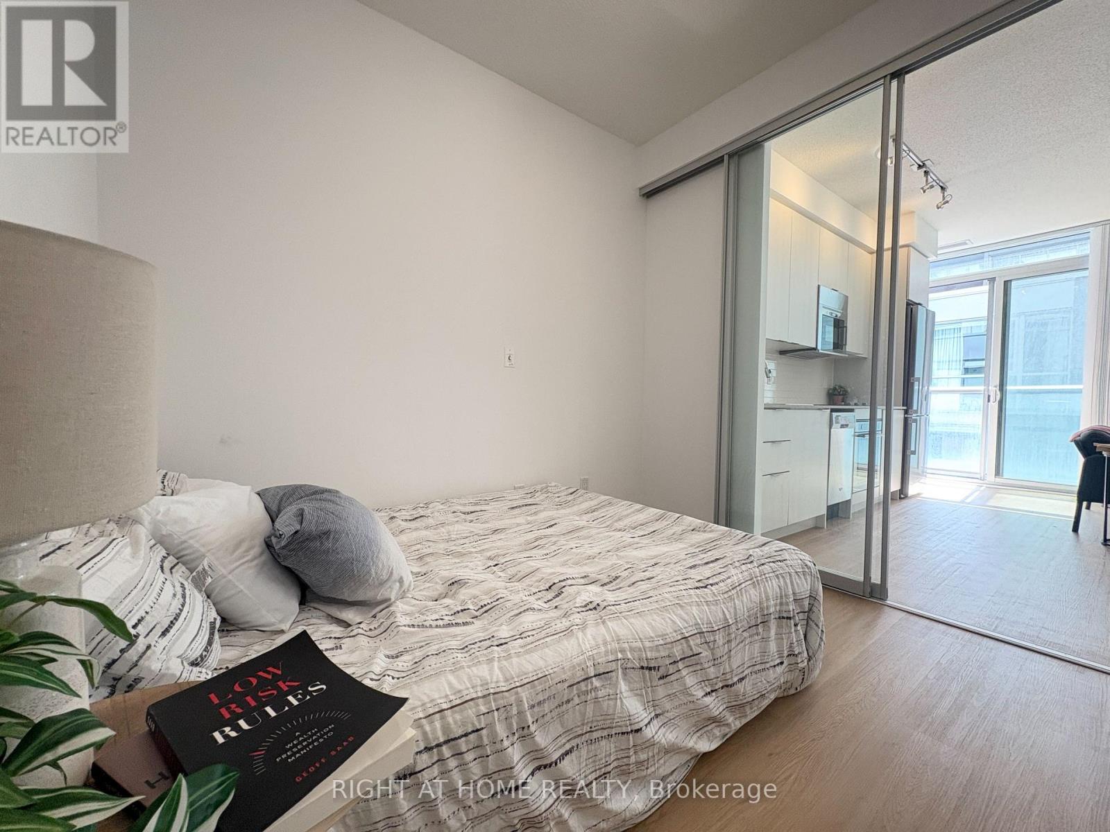 308 - 101 Erskine Avenue, Toronto (mount Pleasant West), Ontario