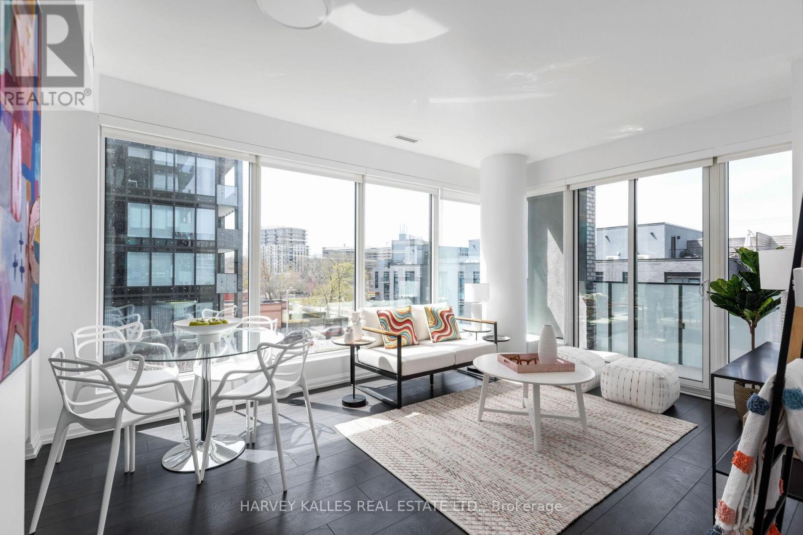 301 - 4208 Dundas Street W, Toronto (edenbridge-humber Valley), Ontario