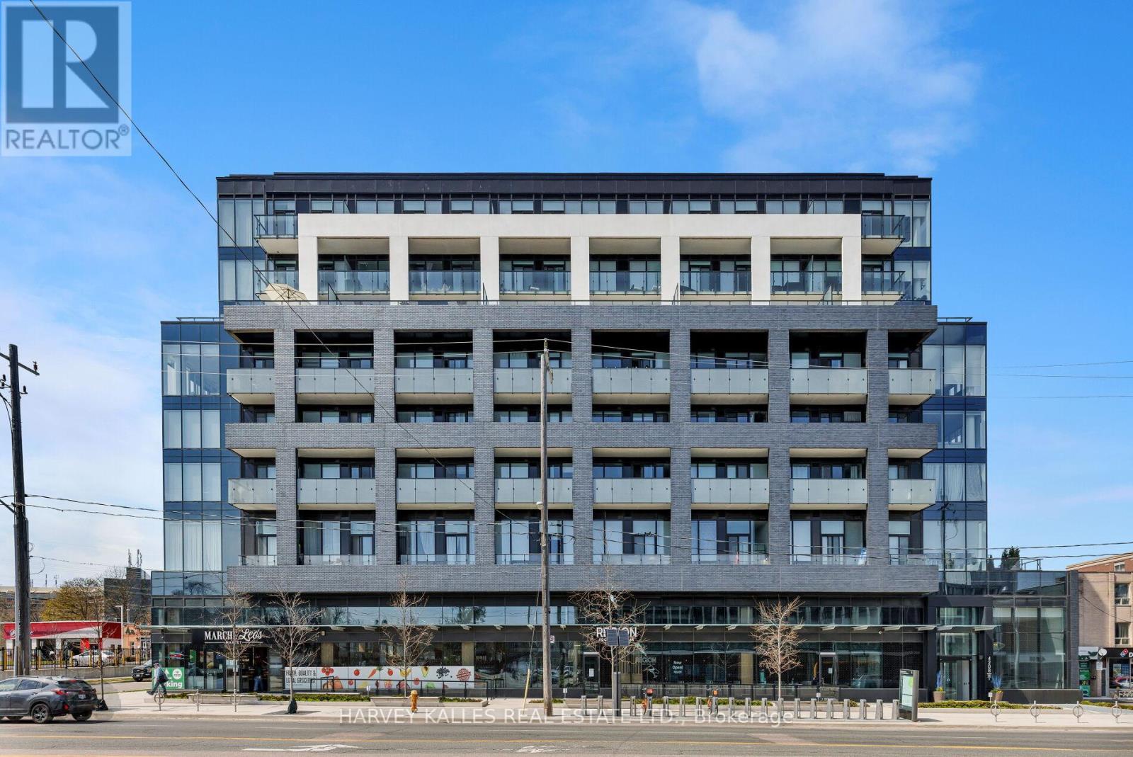 301 - 4208 Dundas Street W, Toronto (edenbridge-humber Valley), Ontario