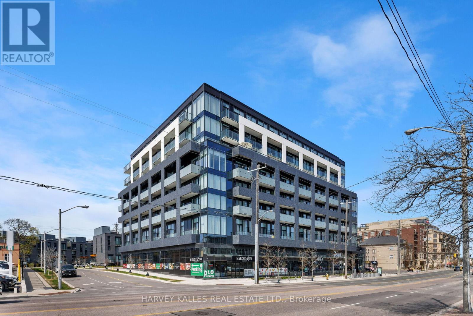 301 - 4208 Dundas Street W, Toronto (edenbridge-humber Valley), Ontario