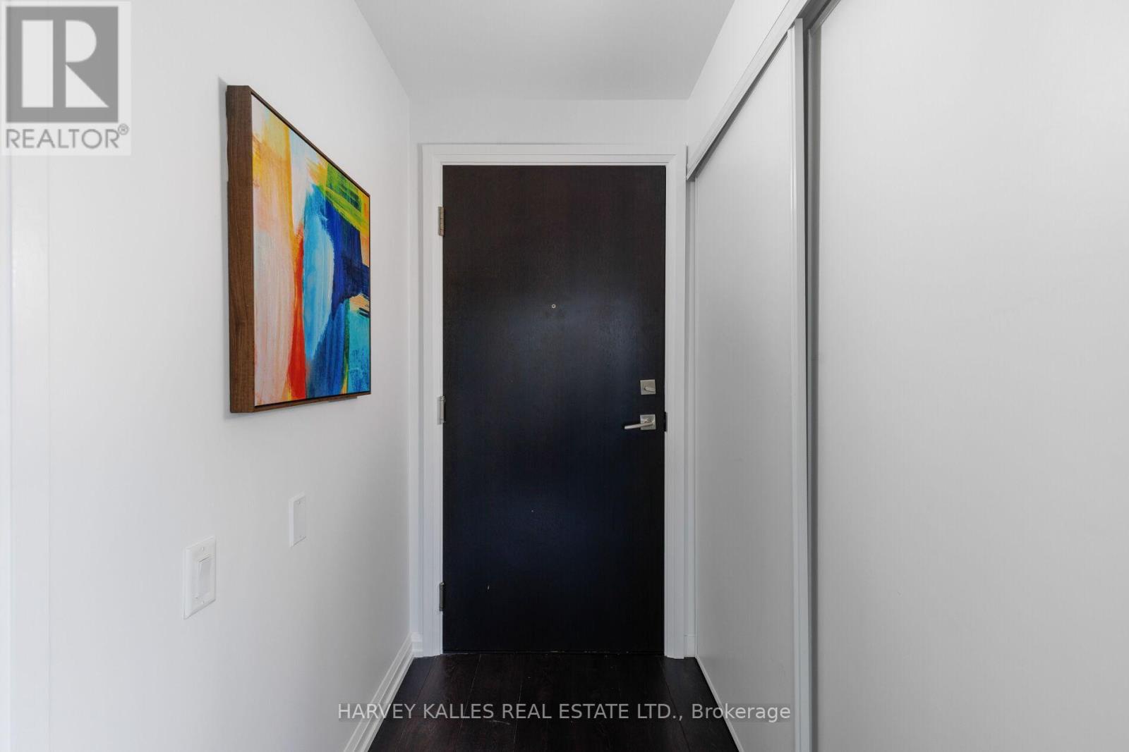 301 - 4208 Dundas Street W, Toronto (edenbridge-humber Valley), Ontario