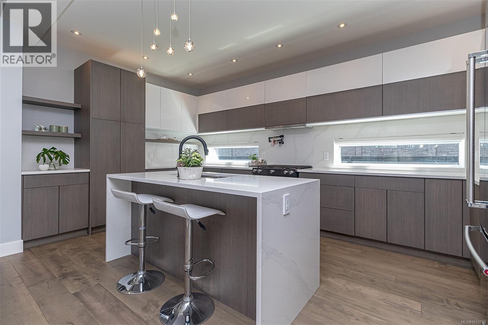 909 Bank St, Victoria, British Columbia