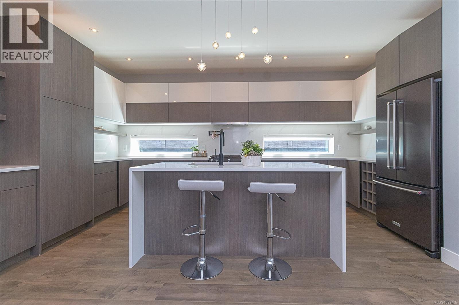 909 Bank St, Victoria, British Columbia