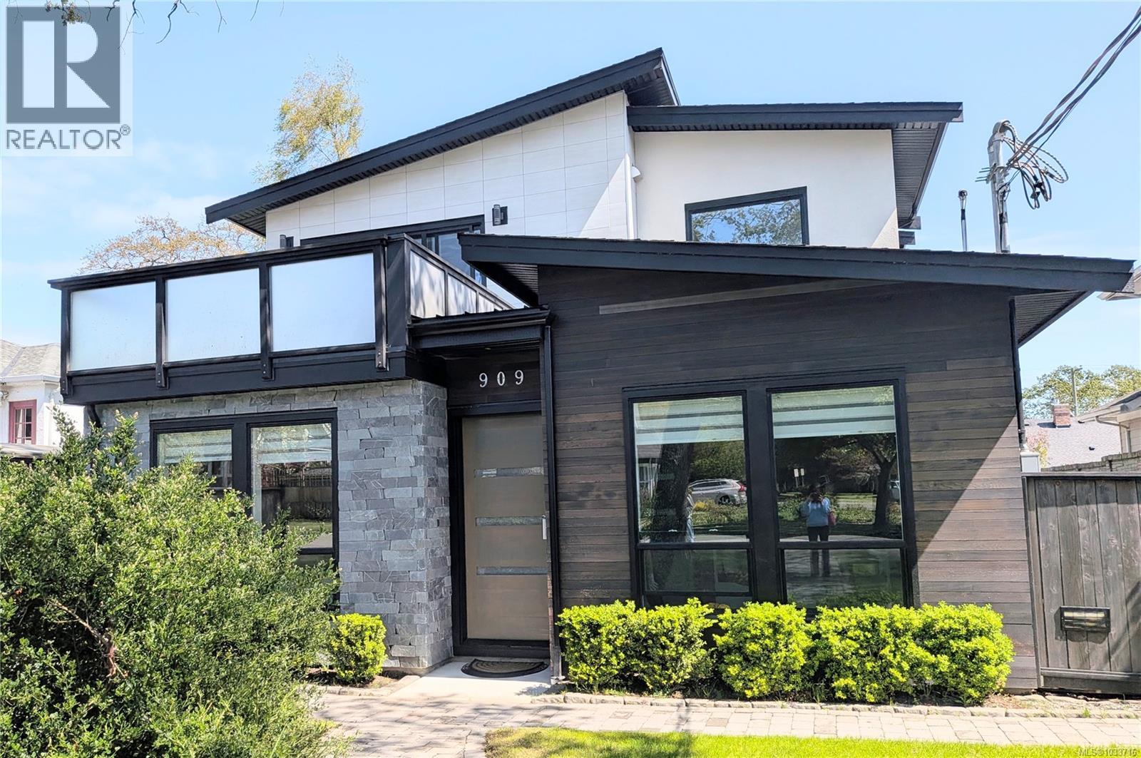 909 Bank St, Victoria, British Columbia