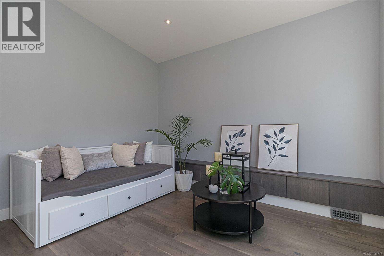 909 Bank St, Victoria, British Columbia