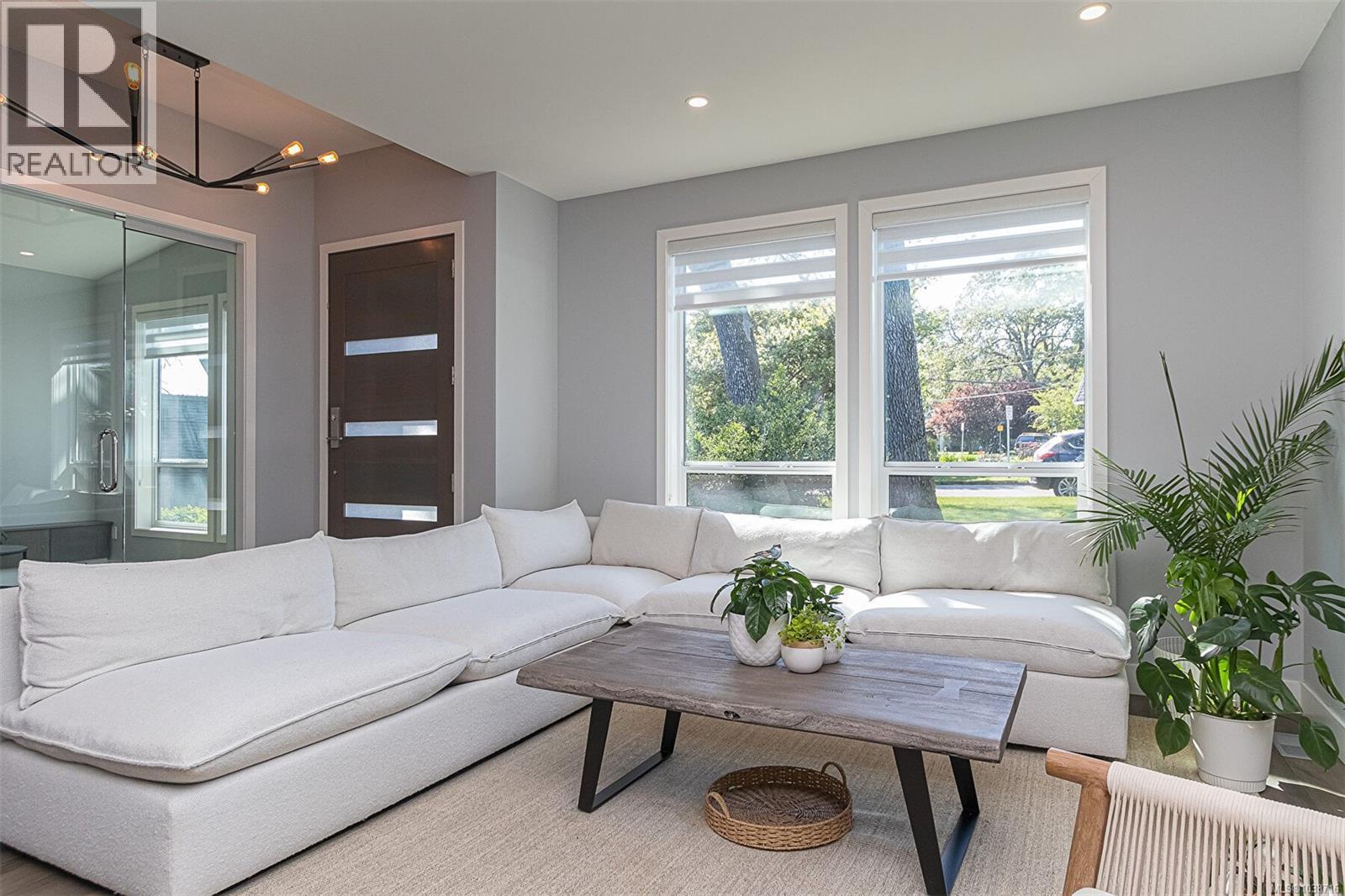 909 Bank St, Victoria, British Columbia