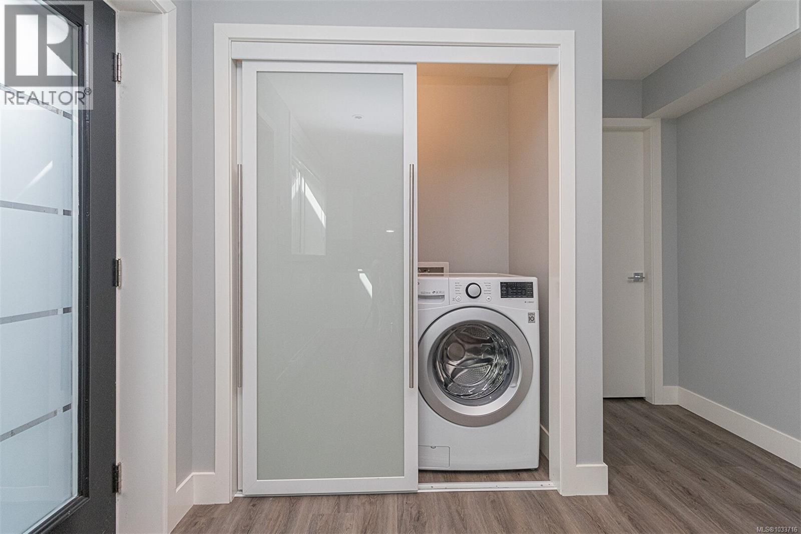 909 Bank St, Victoria, British Columbia