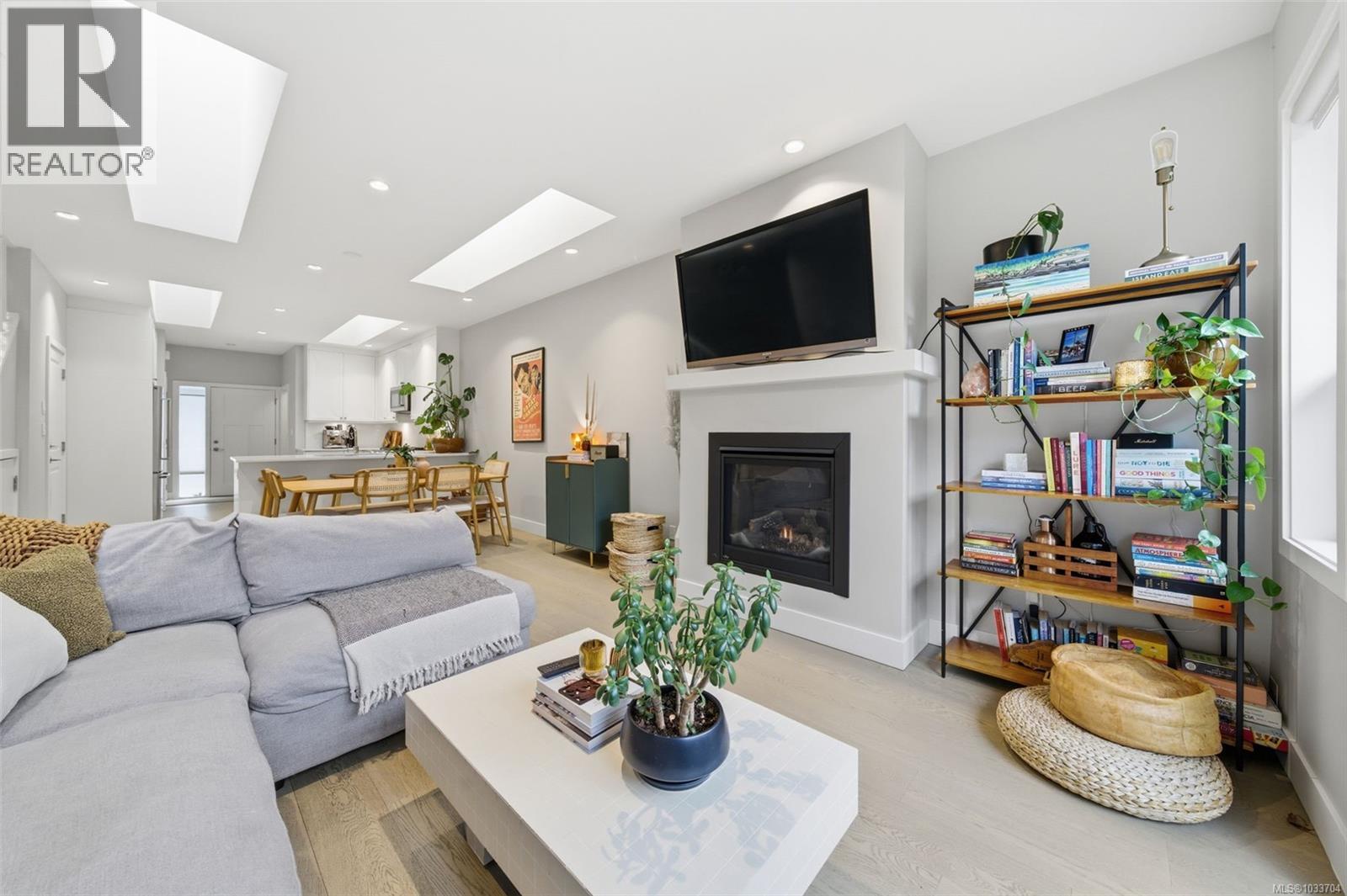 3 10490 Resthaven Dr, Sidney, British Columbia