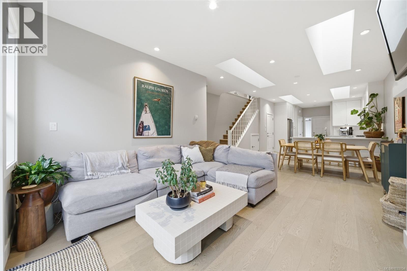 3 10490 Resthaven Dr, Sidney, British Columbia