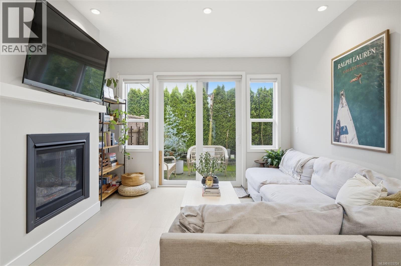 3 10490 Resthaven Dr, Sidney, British Columbia