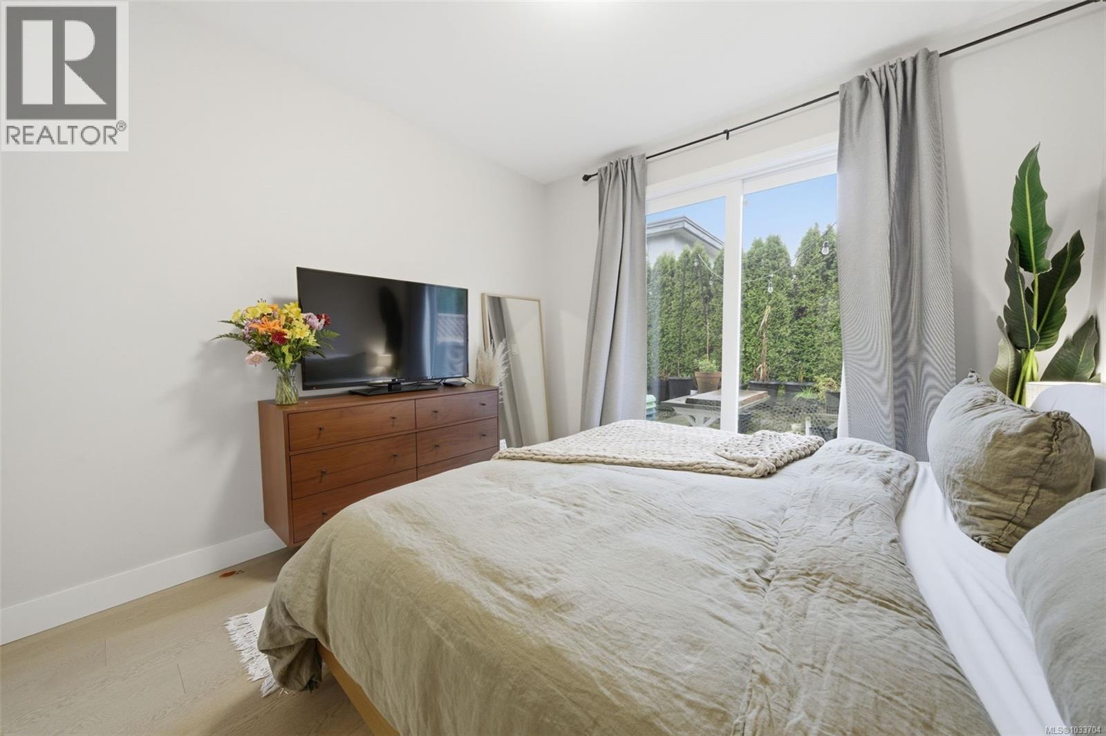 3 10490 Resthaven Dr, Sidney, British Columbia