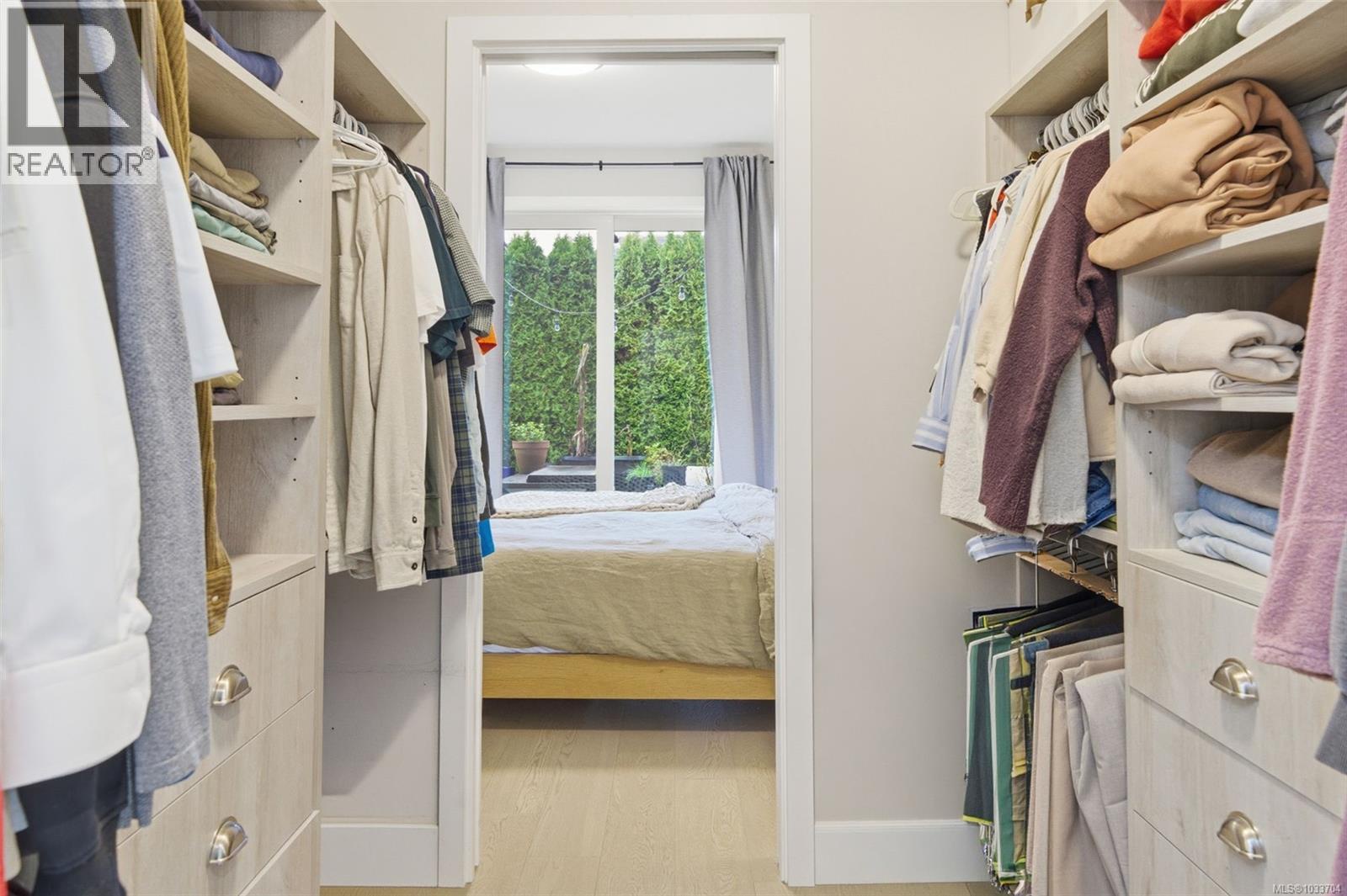 3 10490 Resthaven Dr, Sidney, British Columbia