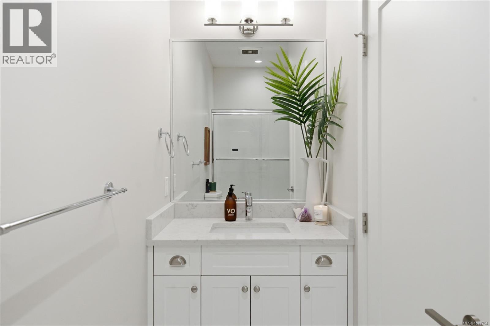 3 10490 Resthaven Dr, Sidney, British Columbia