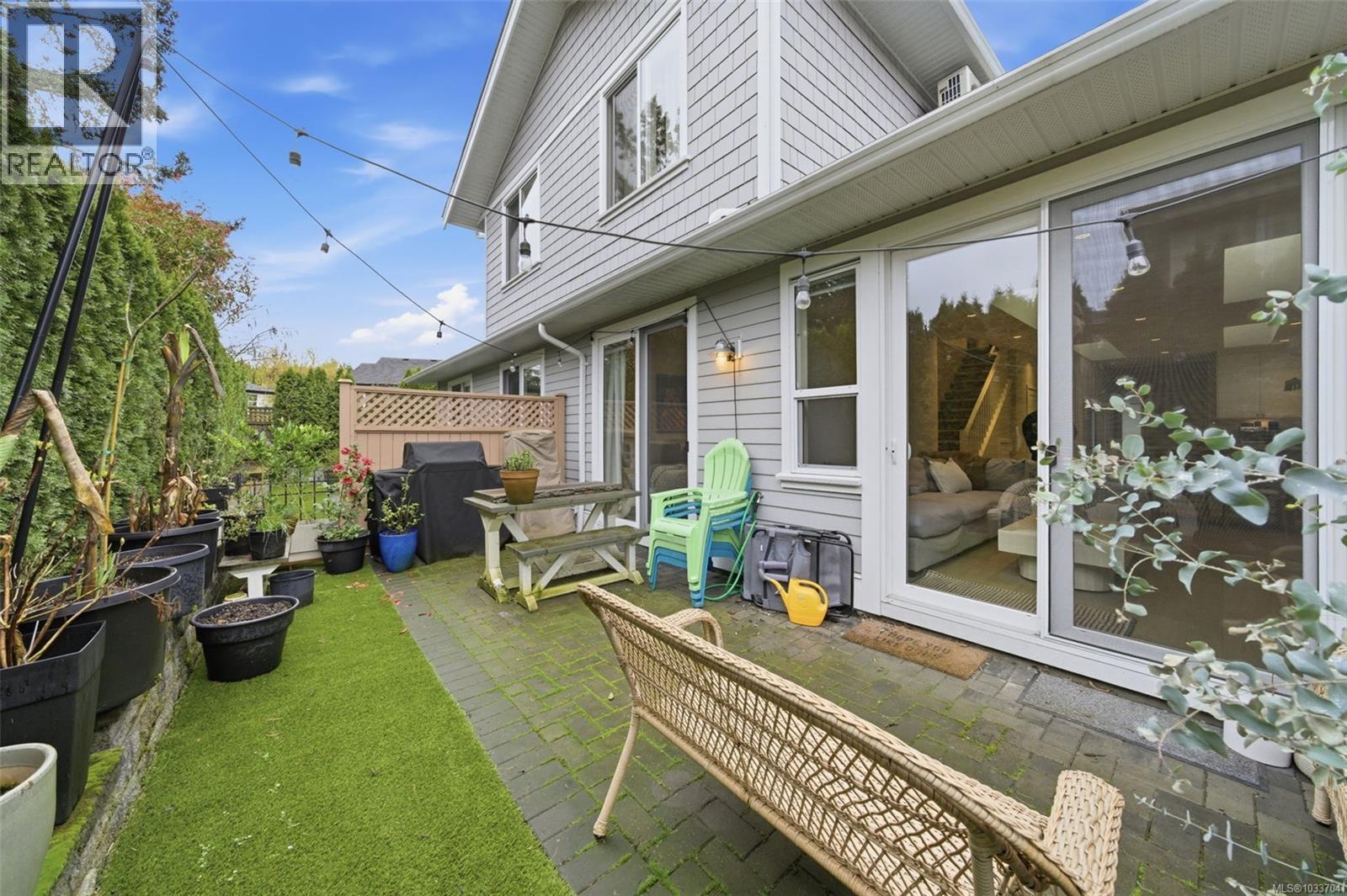 3 10490 Resthaven Dr, Sidney, British Columbia