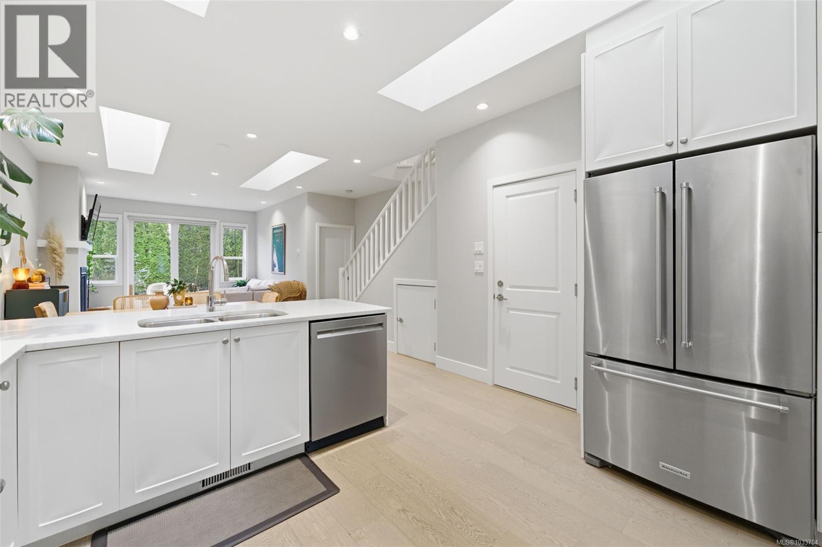 3 10490 Resthaven Dr, Sidney, British Columbia