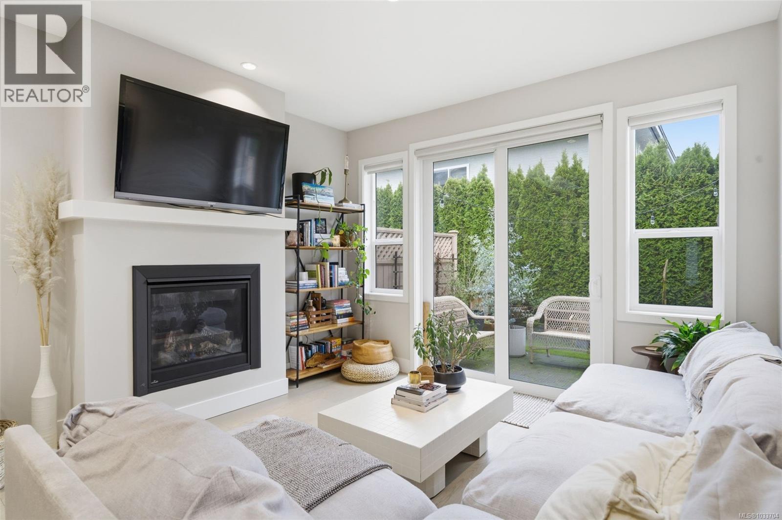 3 10490 Resthaven Dr, Sidney, British Columbia