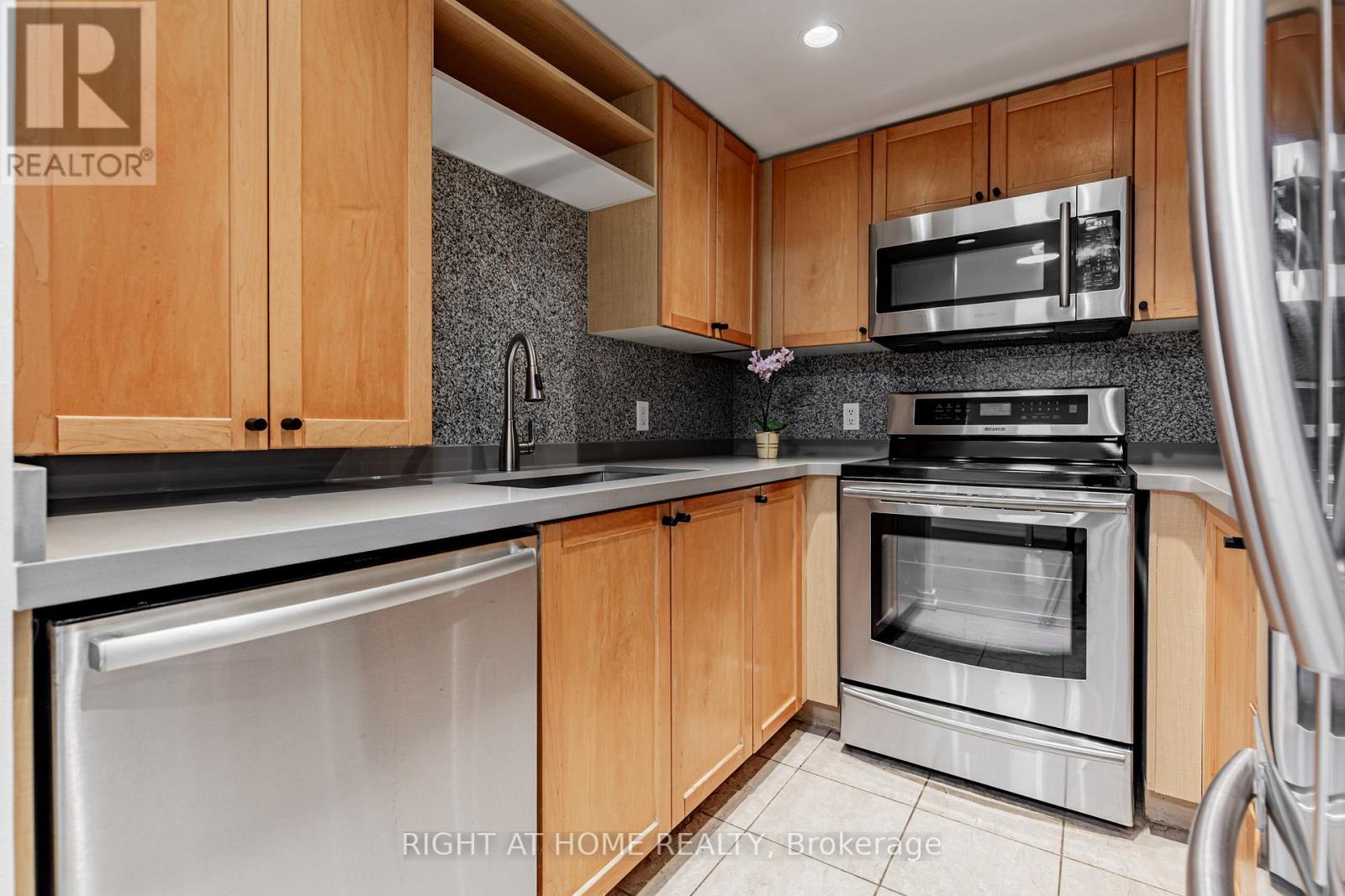 3116 - 8 Park Road, Toronto (annex), Ontario