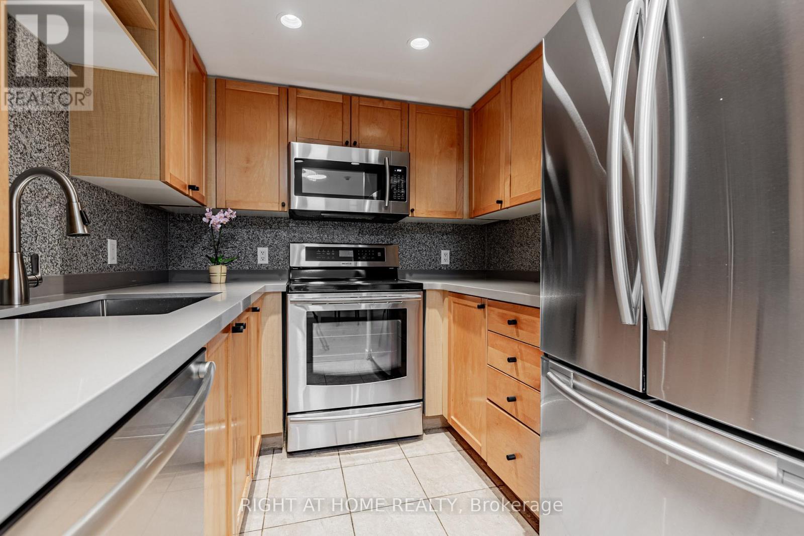 3116 - 8 Park Road, Toronto (annex), Ontario