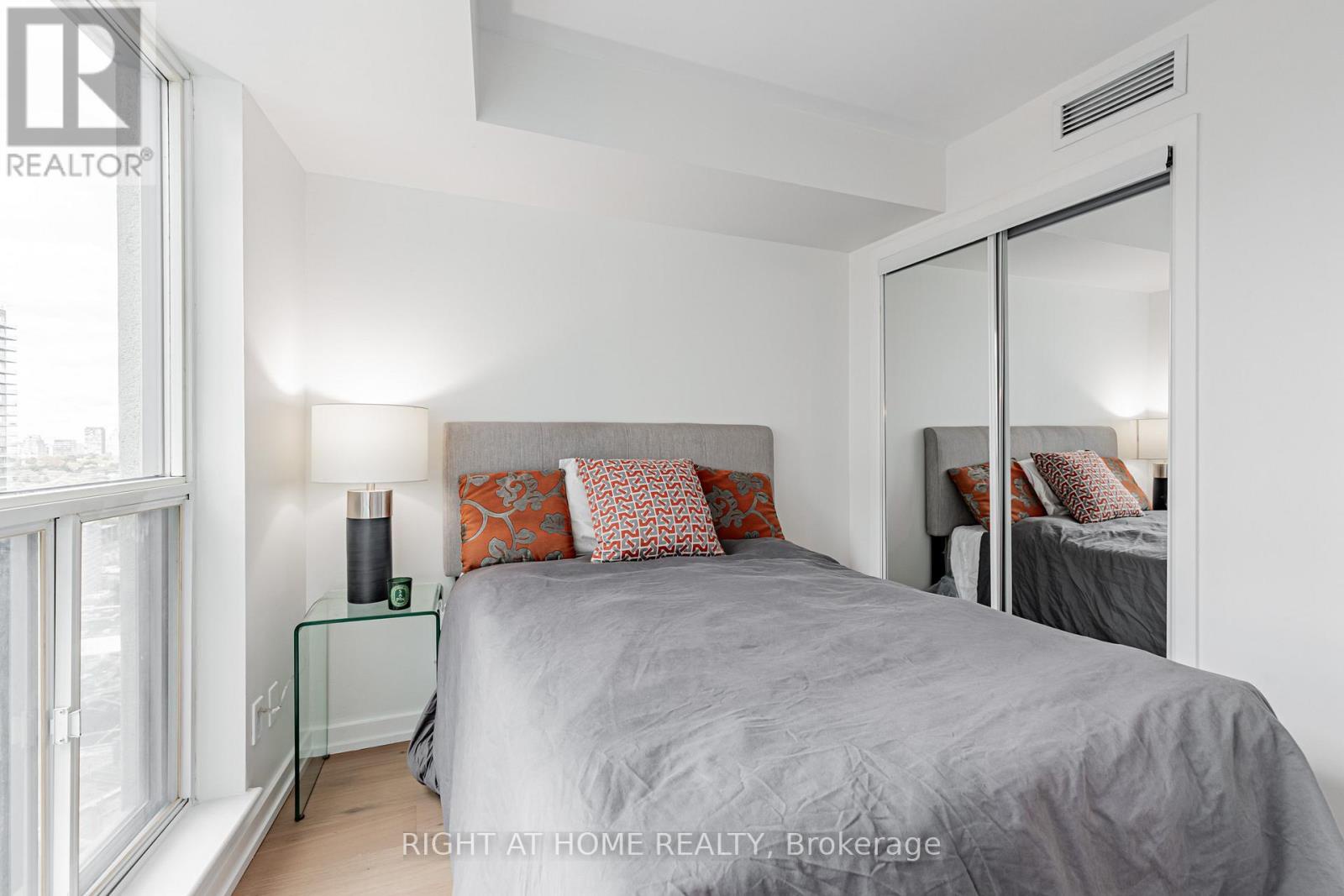 3116 - 8 Park Road, Toronto (annex), Ontario