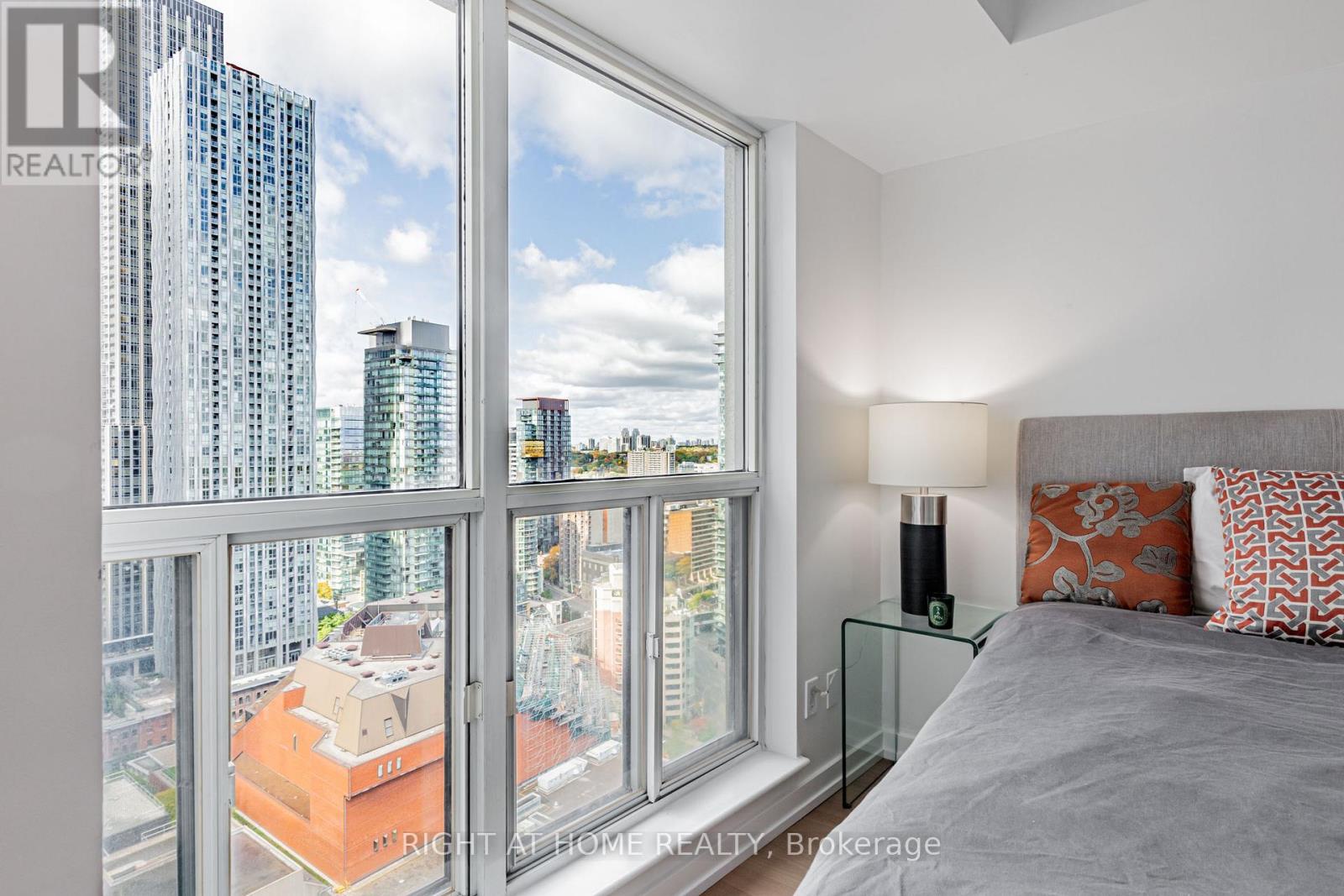 3116 - 8 Park Road, Toronto (annex), Ontario