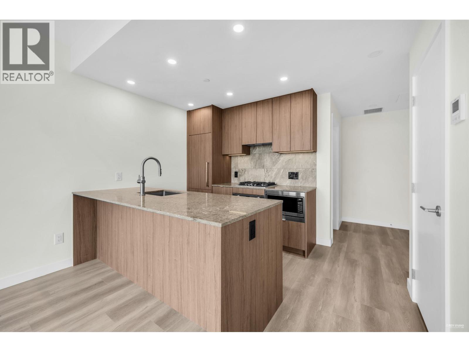 1608 626 Claremont Street, Coquitlam, British Columbia