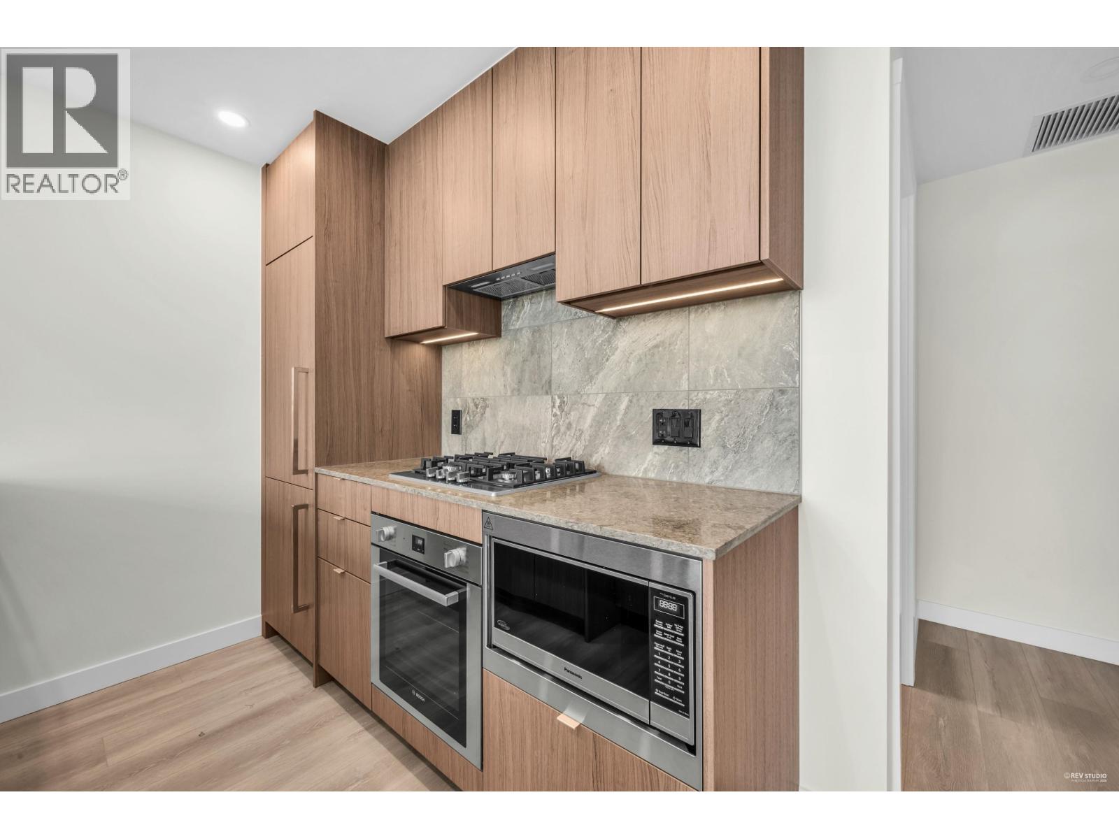 1608 626 Claremont Street, Coquitlam, British Columbia