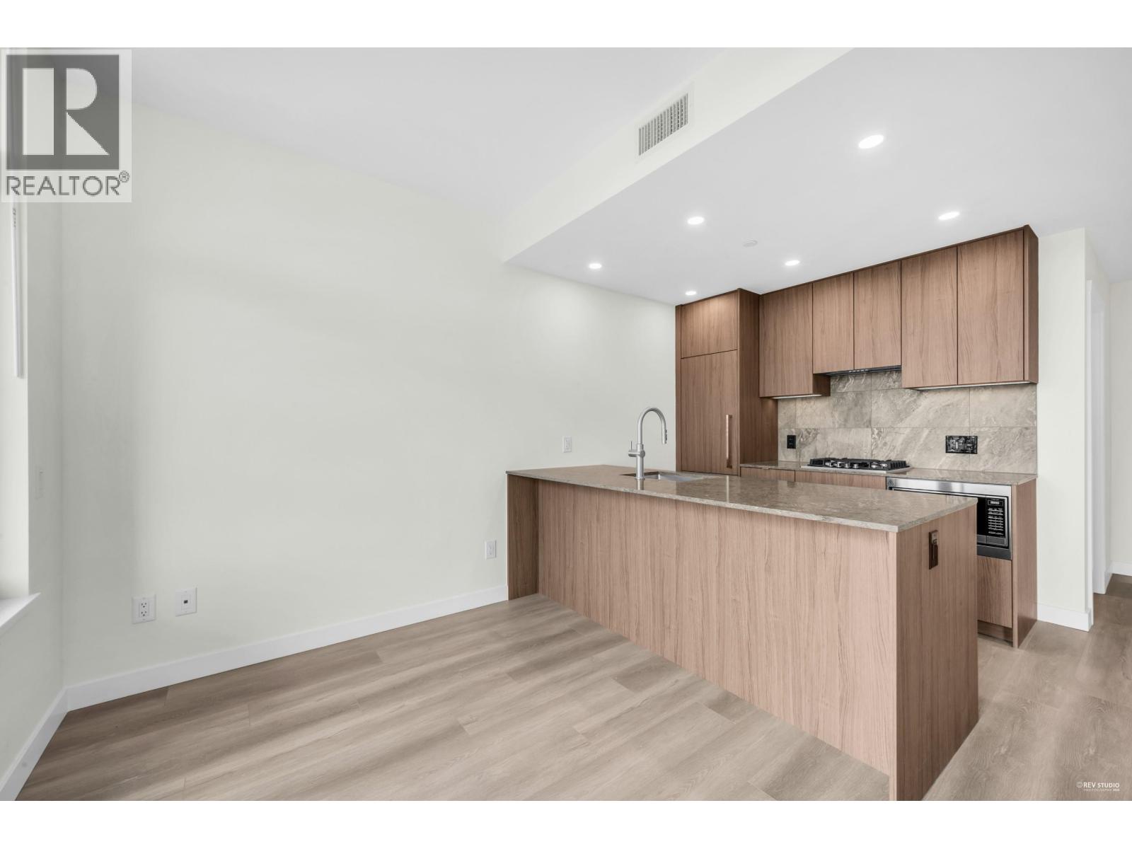 1608 626 Claremont Street, Coquitlam, British Columbia