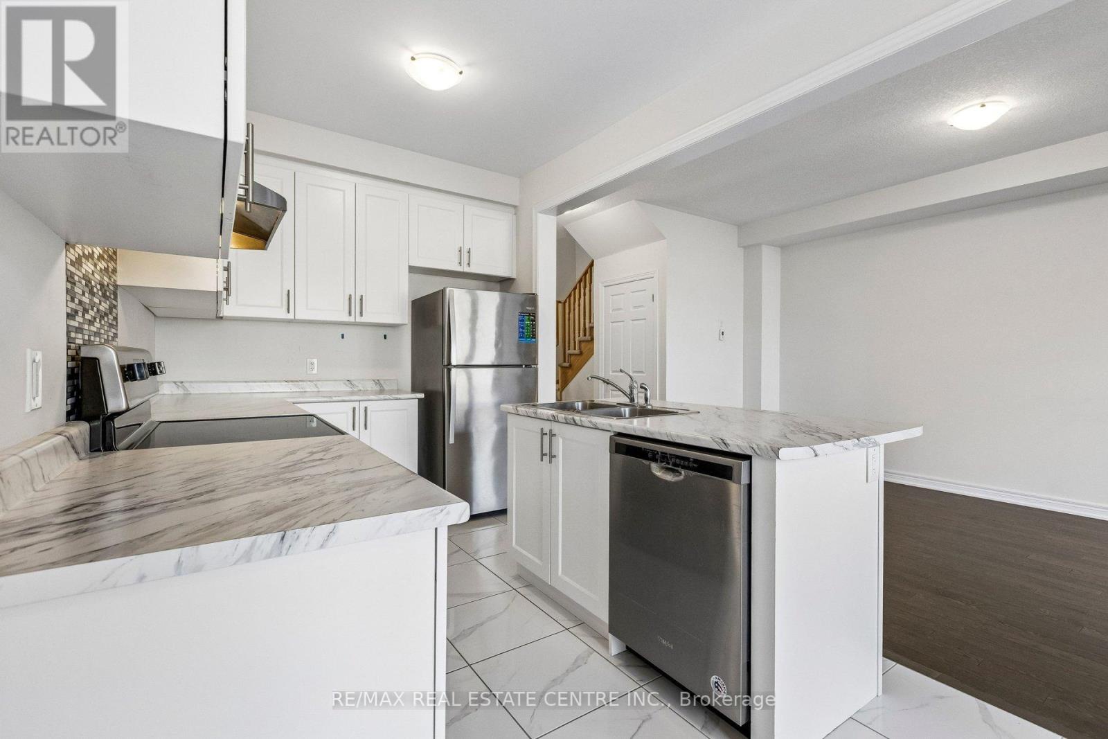 52 - 166 Deerpath Drive, Guelph (willow West/sugarbush/west Acres), Ontario