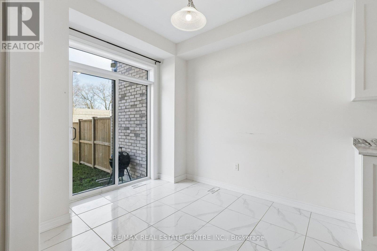 52 - 166 Deerpath Drive, Guelph (willow West/sugarbush/west Acres), Ontario