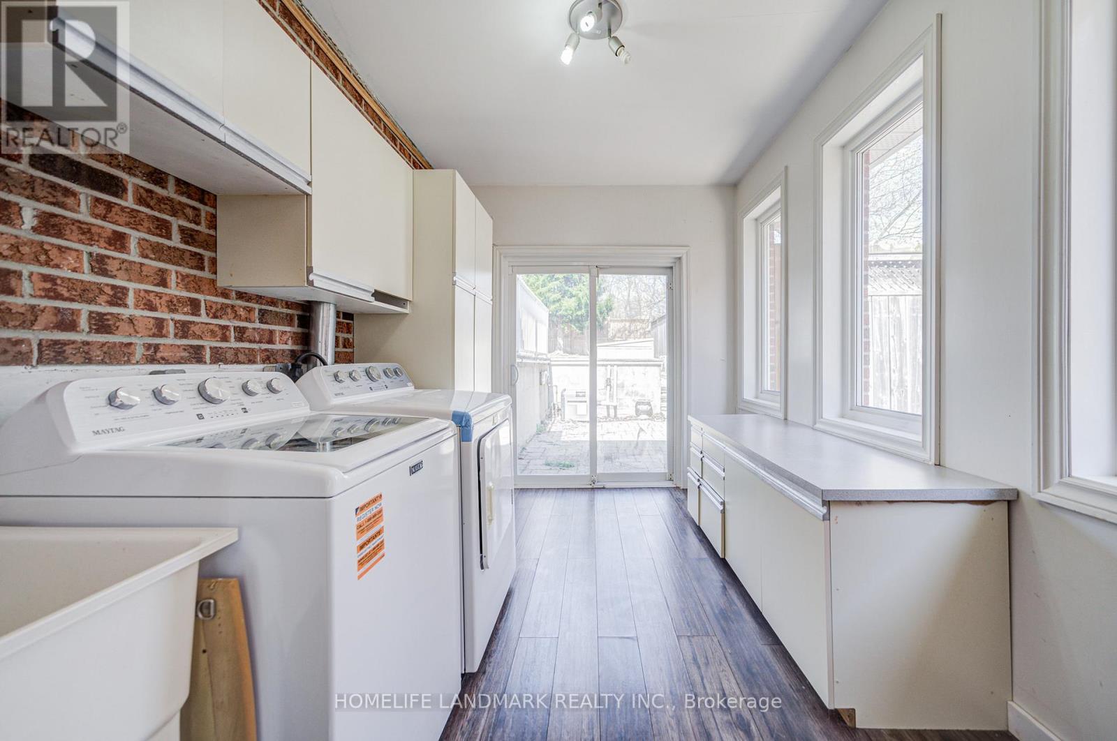 1608 Sherwood Forrest Circle, Mississauga (sheridan), Ontario