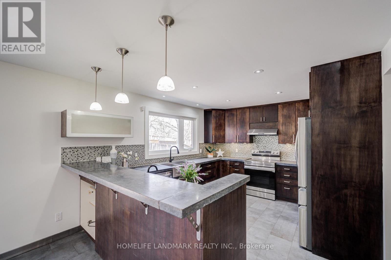 1608 Sherwood Forrest Circle, Mississauga (sheridan), Ontario