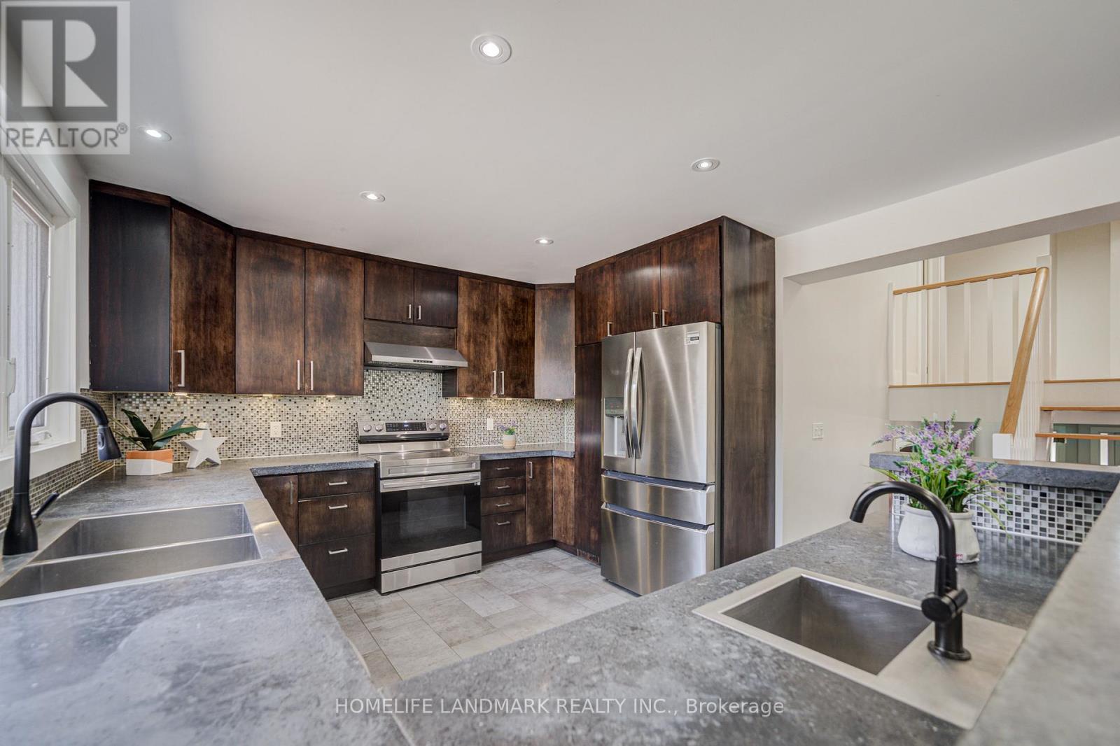 1608 Sherwood Forrest Circle, Mississauga (sheridan), Ontario