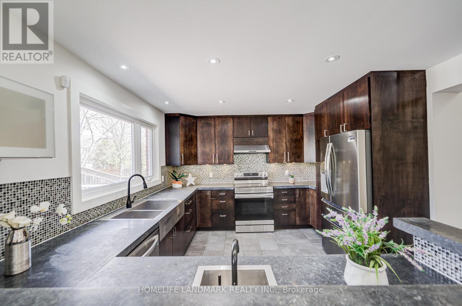 1608 Sherwood Forrest Circle, Mississauga (sheridan), Ontario