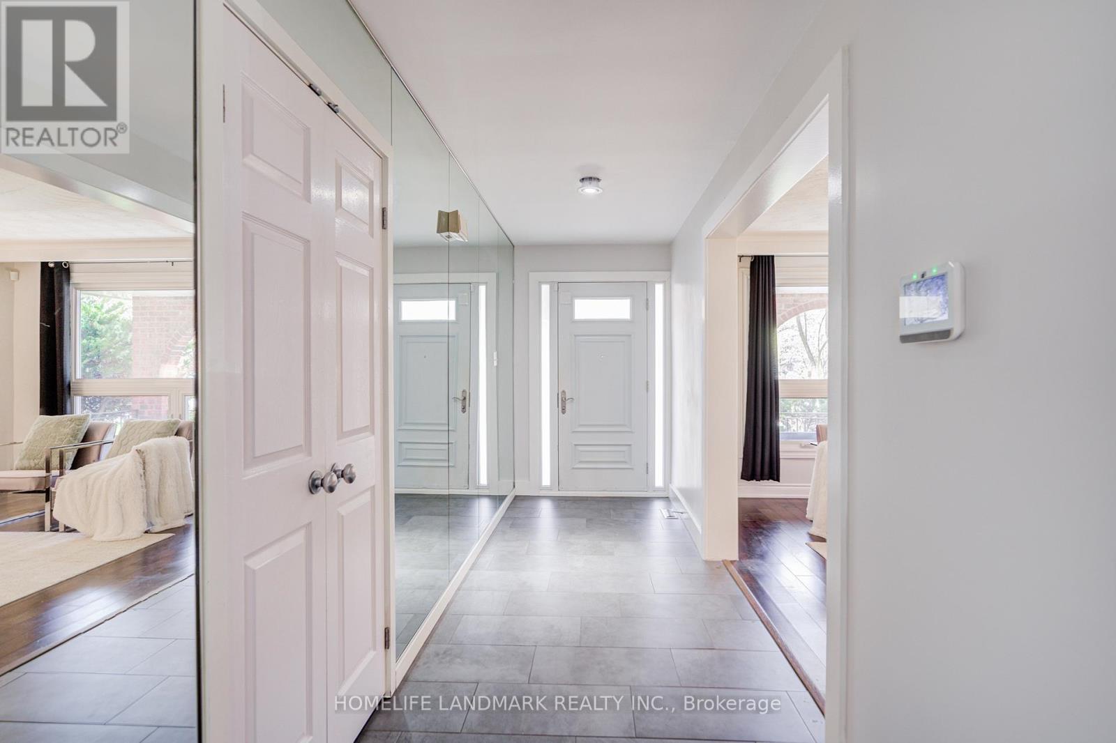 1608 Sherwood Forrest Circle, Mississauga (sheridan), Ontario